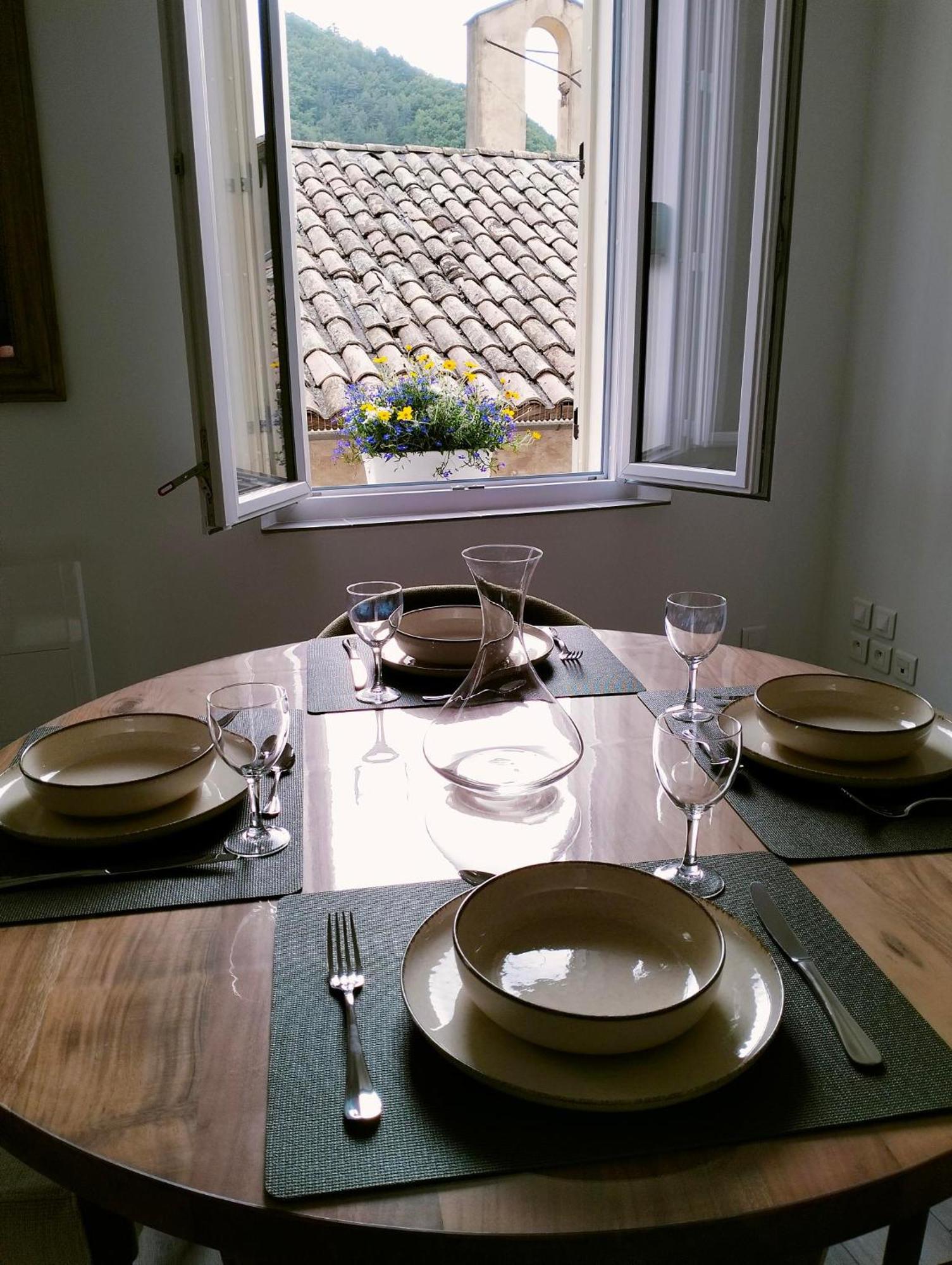 La Provence Vous Attend - 2eme Etage * Digne-les-Bains